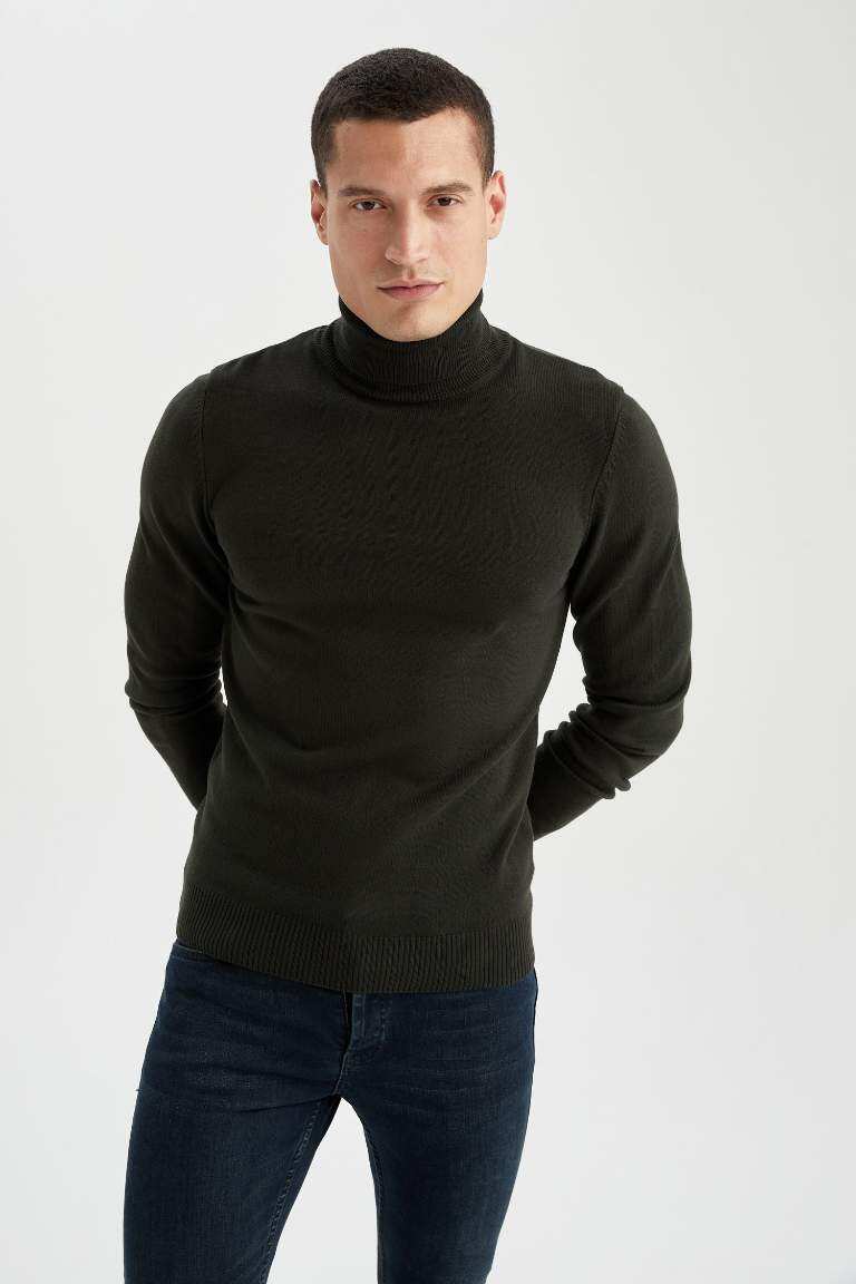 Green MAN Slim Fit Turtleneck Pullover 2489843 | DeFacto