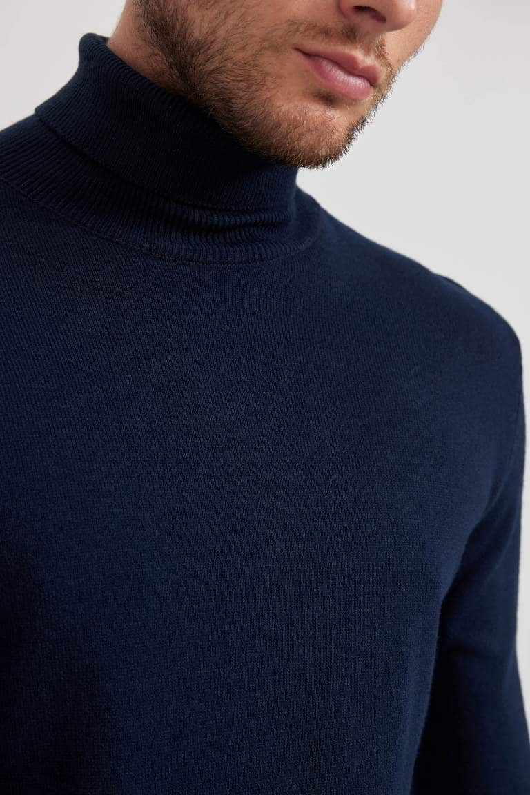 Navy MAN Slim Fit Turtleneck Pullover 2800847 | DeFacto