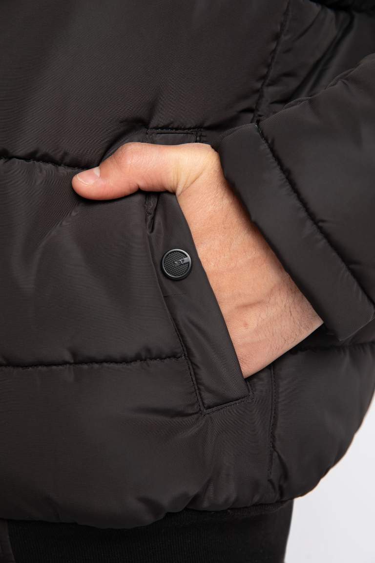 Su İtici Slim Fit Dar Kesim Kapüşonlu Fermuarlı Çıtçıtlı Cepli Astarlı Mont