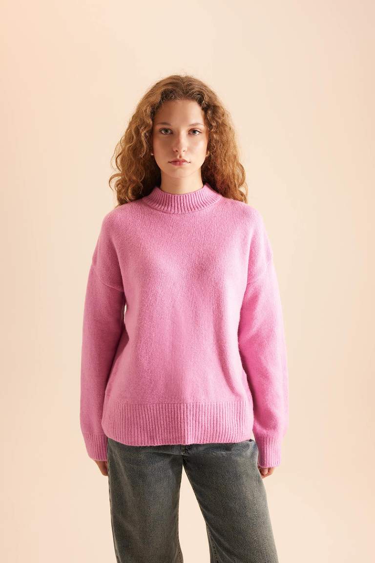 Oversize Fit Yarım Balıkçı Yaka Kazak