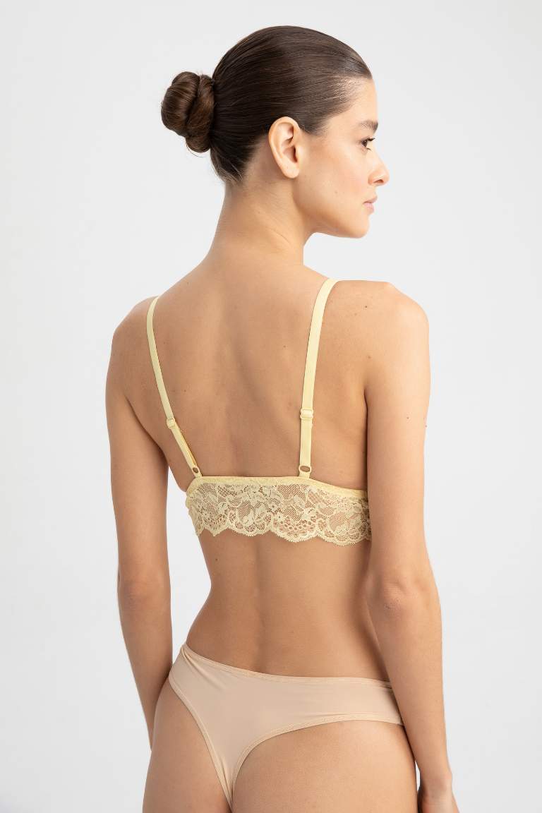 Fall in Love Dantelli Pedli Triangle Bralet