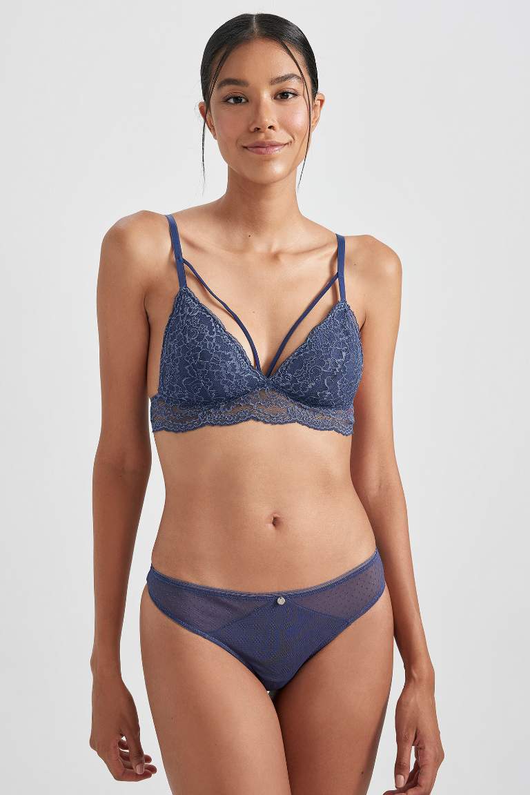 Fall in Love Dantelli Pedli Triangle Bralet