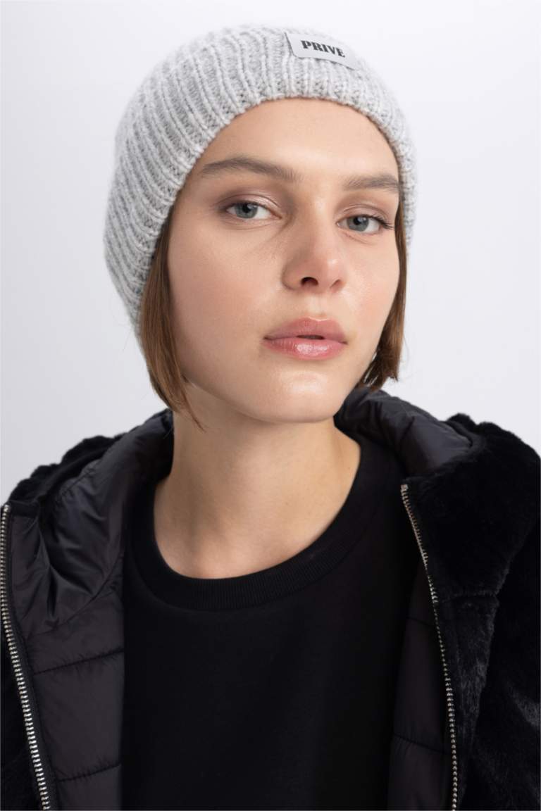 Grey WOMEN Women's Jacquard Knitwear Beanie with Woven Label 2558231 DeFacto