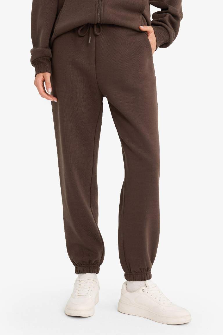 Jogger Fit Elastic Banded Leg Thick Fabric Trousers