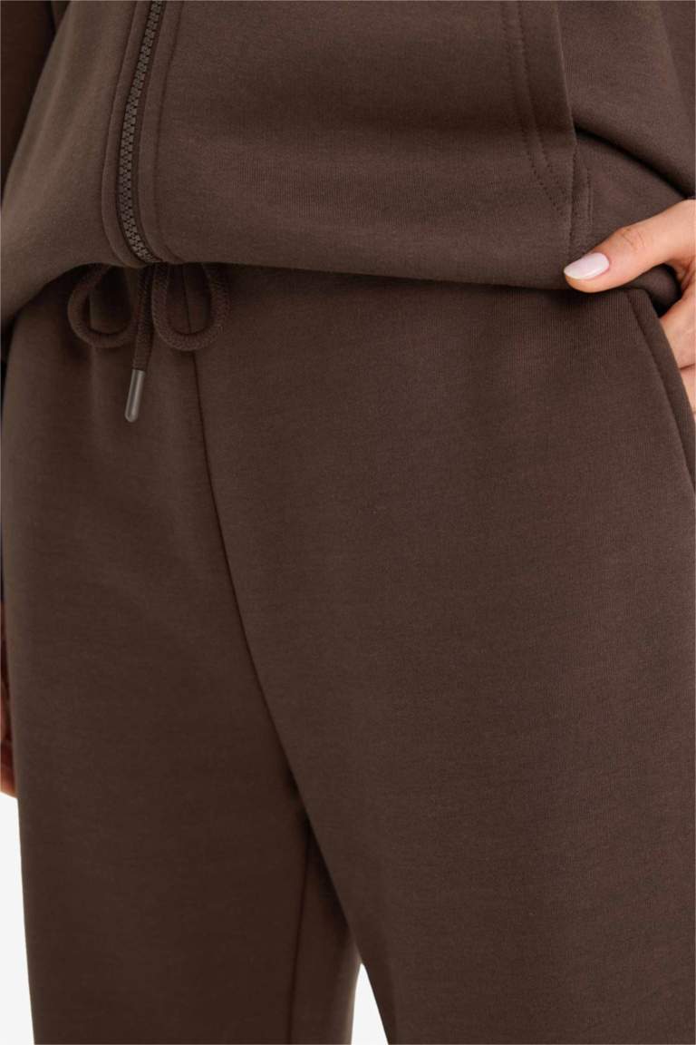 Jogger Fit Elastic Banded Leg Thick Fabric Trousers