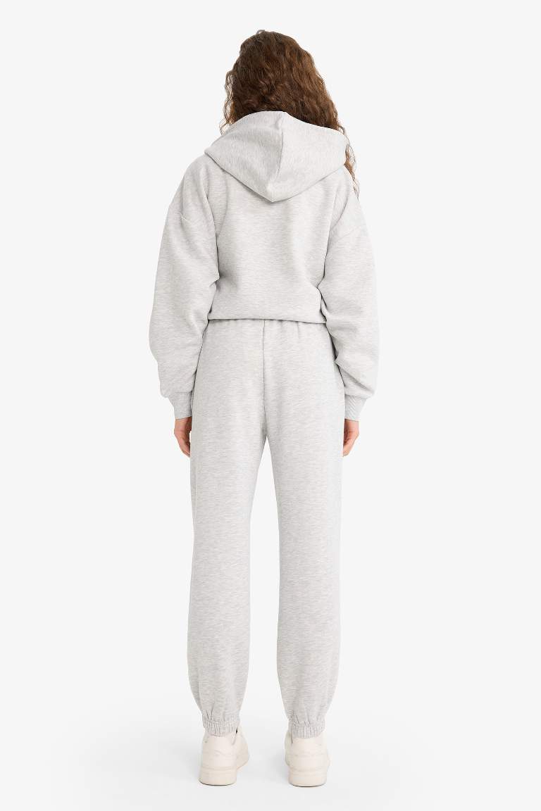 Standard Fit Elastic Leg Thick Fabric Sweatpants