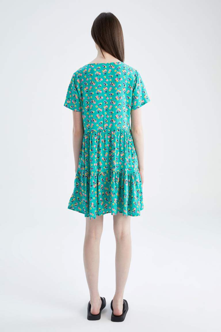 Volan Detailed V-Neck Floral Dress