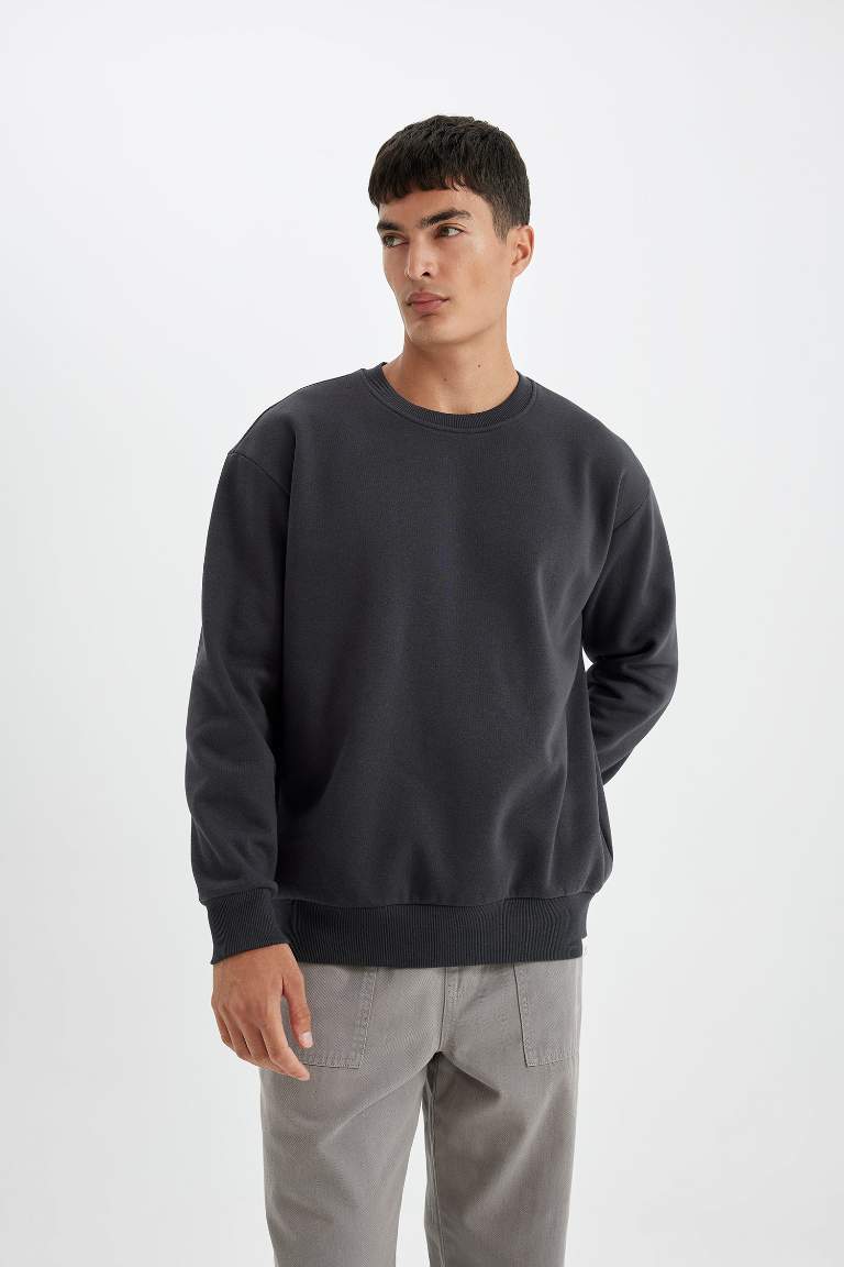 Oversize Fit Crew Neck Thick Basic Sweatshirt