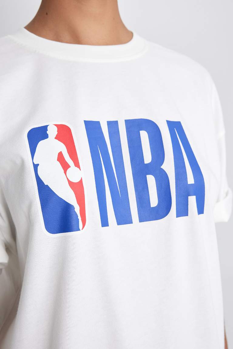 Oversize Fit NBA Licensed Crew Neck Printed Short Sleeve T-Shirt