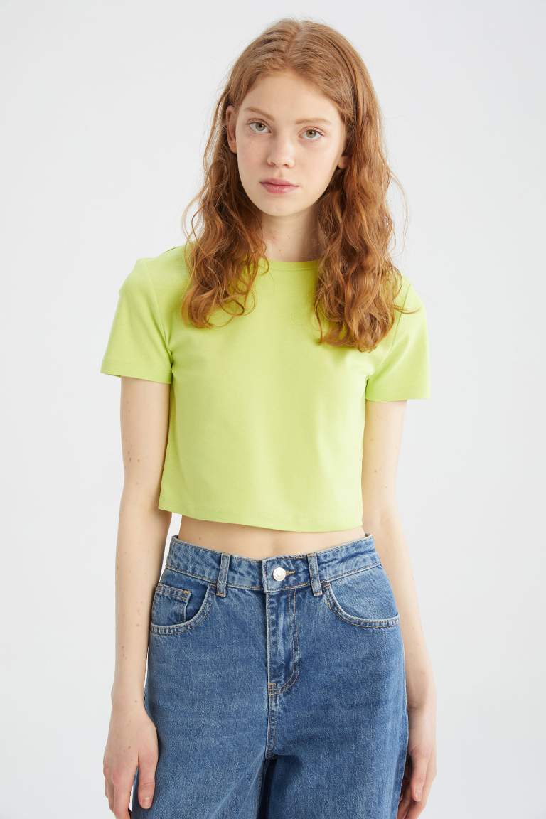 Slim Fit Short Sleeve Crop T-Shirt