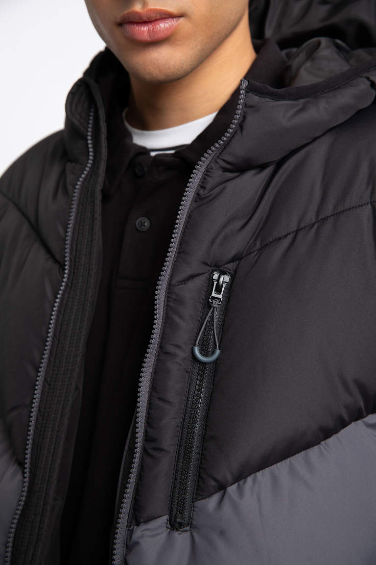 Black MAN Water Repellent Regular Fit Puffer Jacket 2790344 | DeFacto