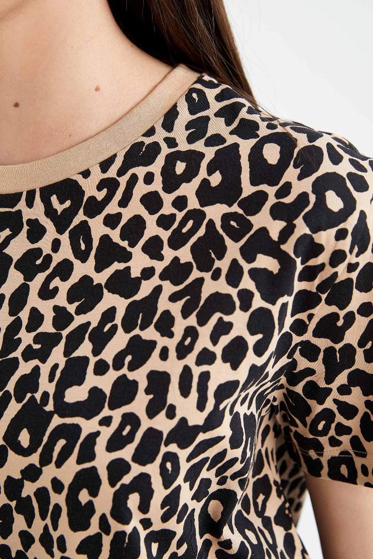 Regular Fit Crew Neck Leopard Patterned Short Sleeve T-Shirt