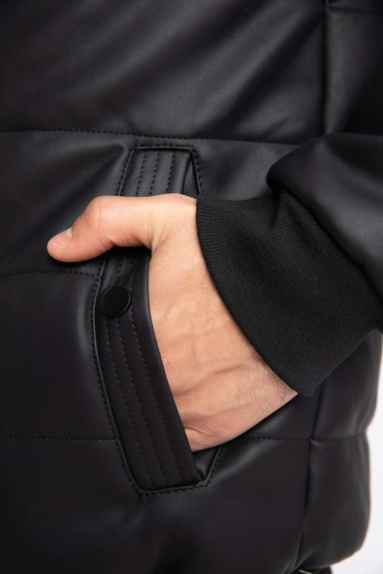 Slim Fit Kapüşonlu Suni Deri Şişme Mont