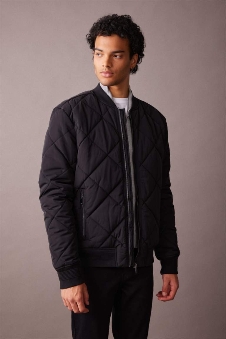Black MEN Slim Fit Lined Puffer Jacket 2456229 DeFacto