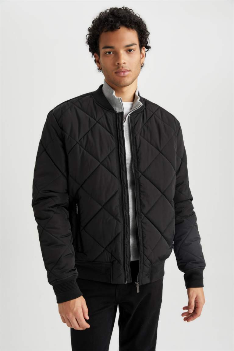 Black MEN Slim Fit Lined Puffer Jacket 2456229 DeFacto