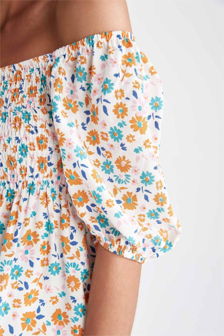 Fitted Square Neck Floral Short Sleeve Blouse