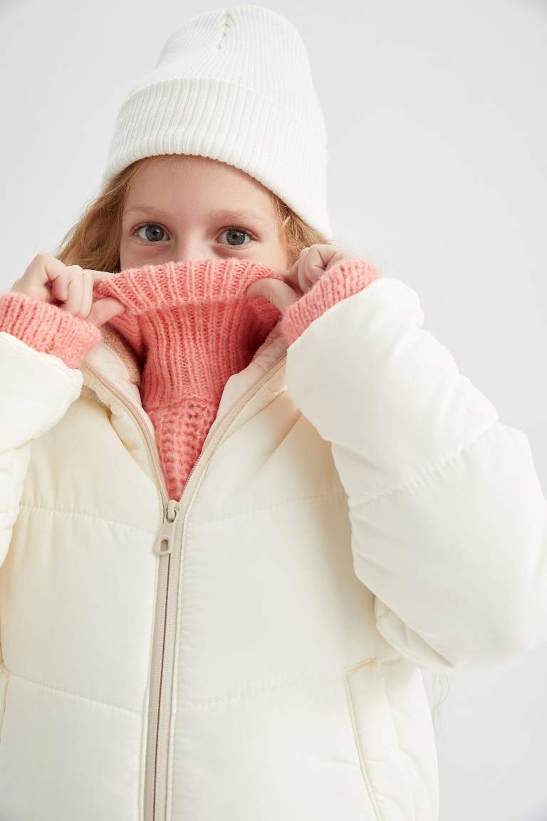 Kız Çocuk Dik Yaka Pelüş Astarlı Puffer Mont