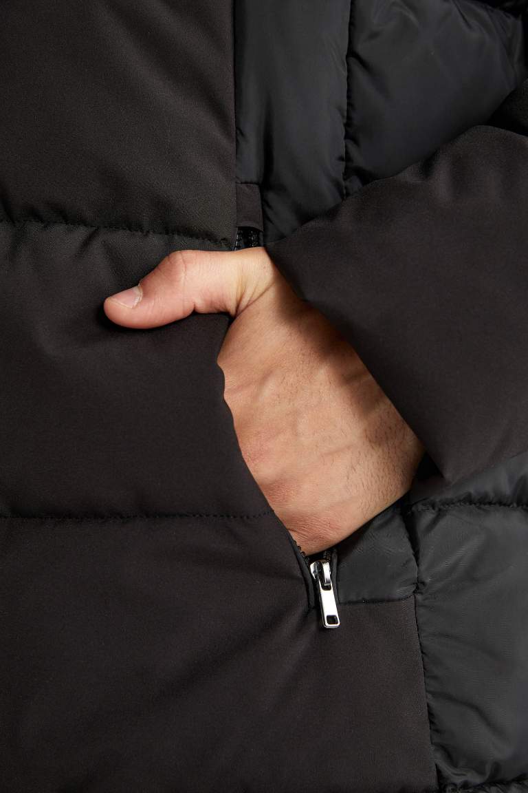 Su İtici Slim Fit Dar Kesim Kapüşonlu Suni Kürk Astarlı Fermuarlı Cepli Şişme Mont Parka
