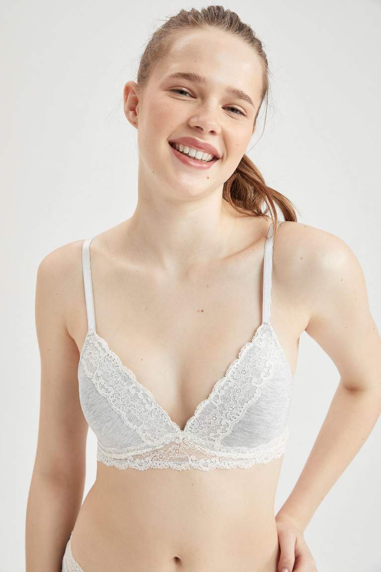 Fall in Love Dantel Detaylı Triangle Bralet