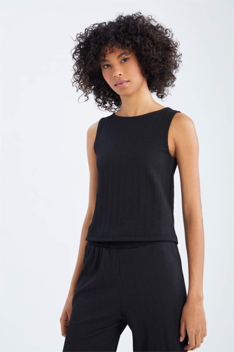 Топ на бретельках