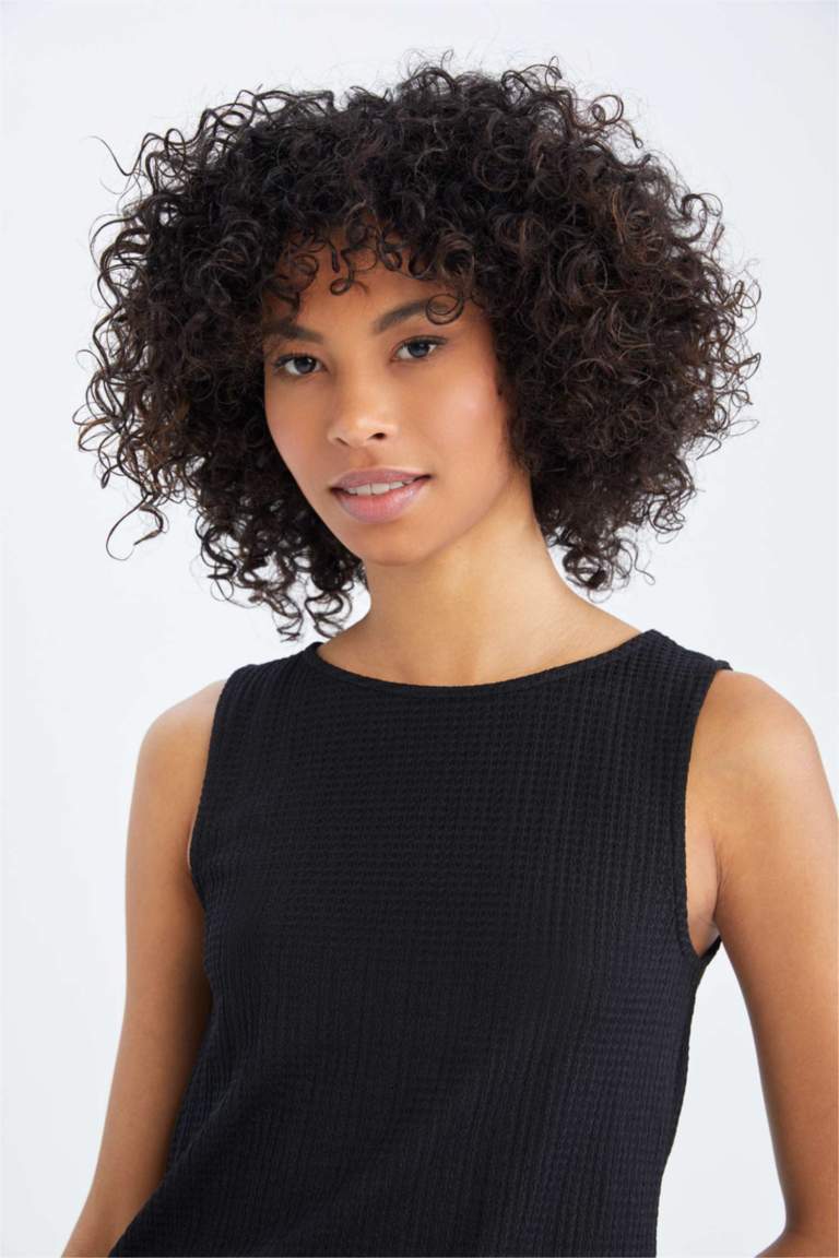 Топ на бретельках