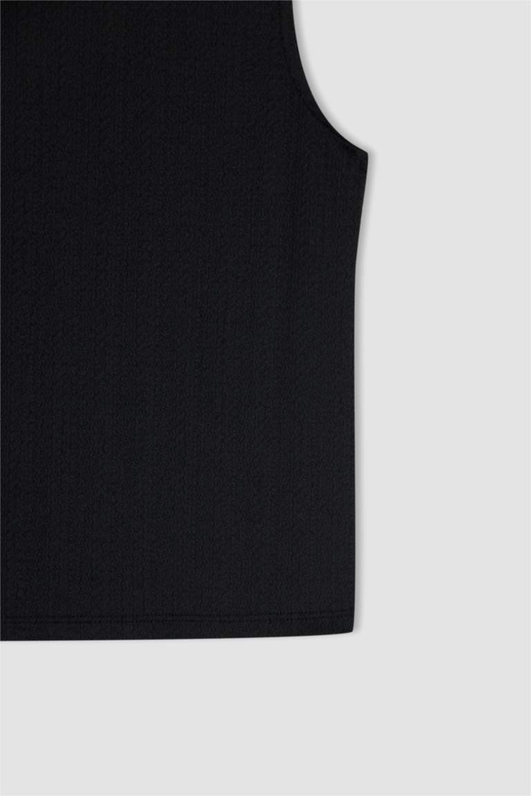 Топ на бретельках