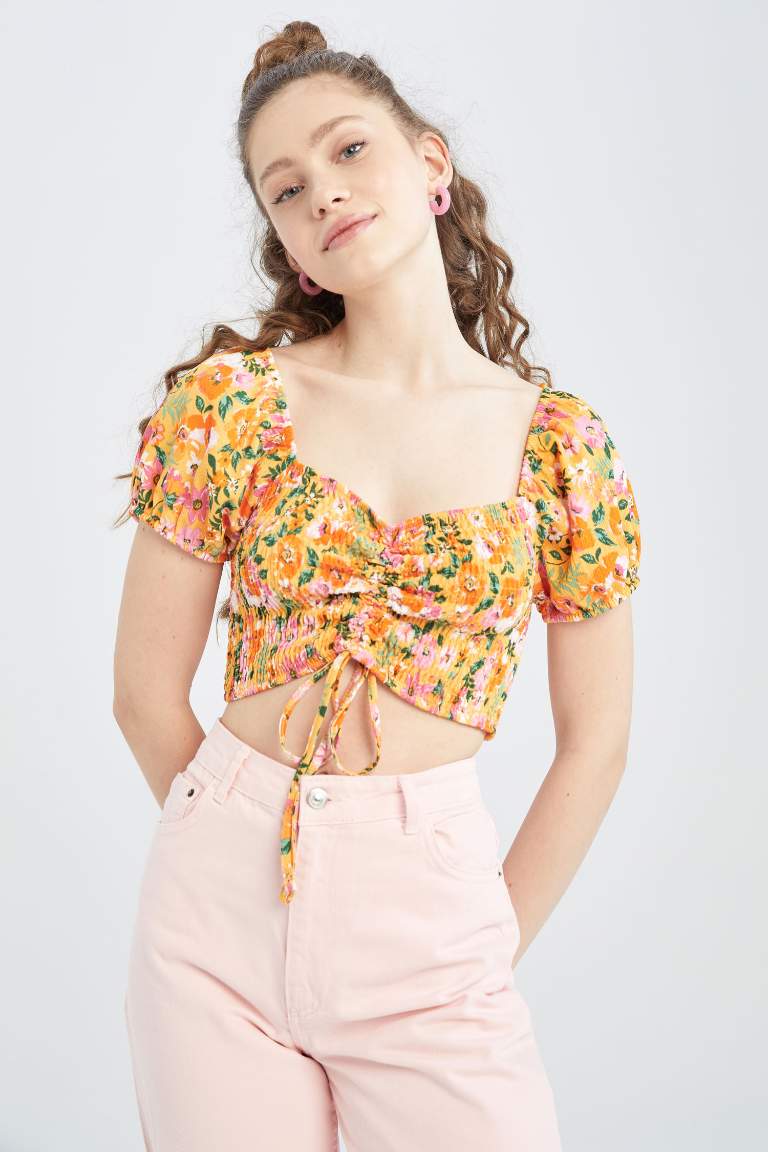 Slim Fit Short Balloon Sleeves Floral Print Crop Top