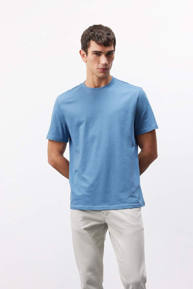 New Regular Fit Crew Neck Basic T-Shirt