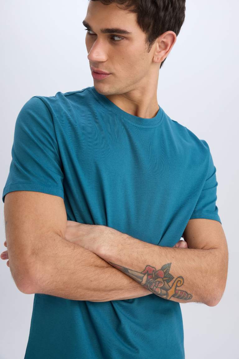 New Regular Fit Crew Neck Basic T-Shirt