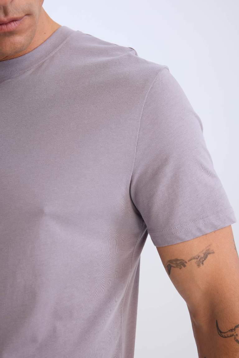 New Regular Fit Crew Neck Basic T-Shirt