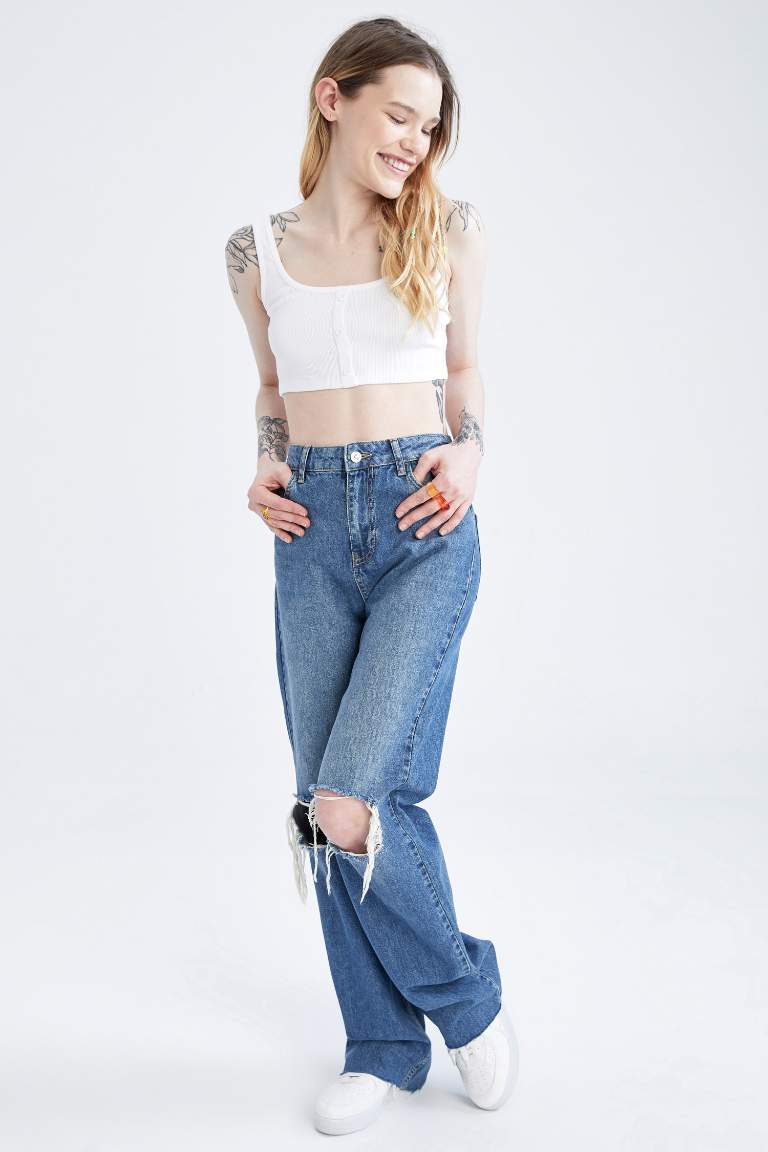 Coool Strap Cotton Buttoned Crop Top