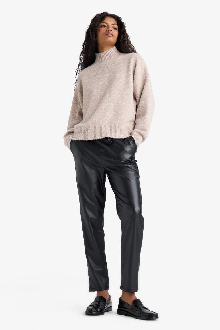 Jogger Fit Cepli Yüksek Bel Standart Paça Suni Deri Pantolon