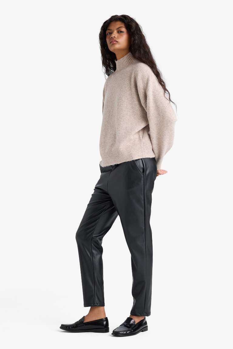 Jogger Fit Cepli Yüksek Bel Standart Paça Suni Deri Pantolon
