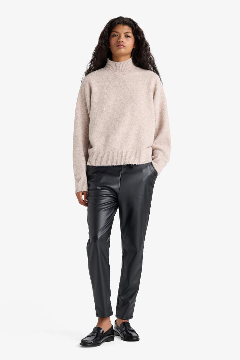 Jogger Fit Cepli Yüksek Bel Standart Paça Suni Deri Pantolon