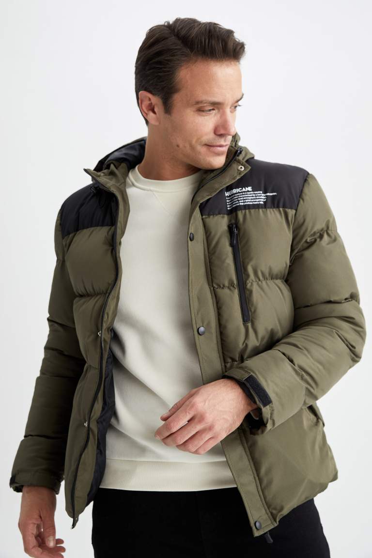 Regular Fit Kapüşonlu Polar Astarlı Su İtici Şişme Mont