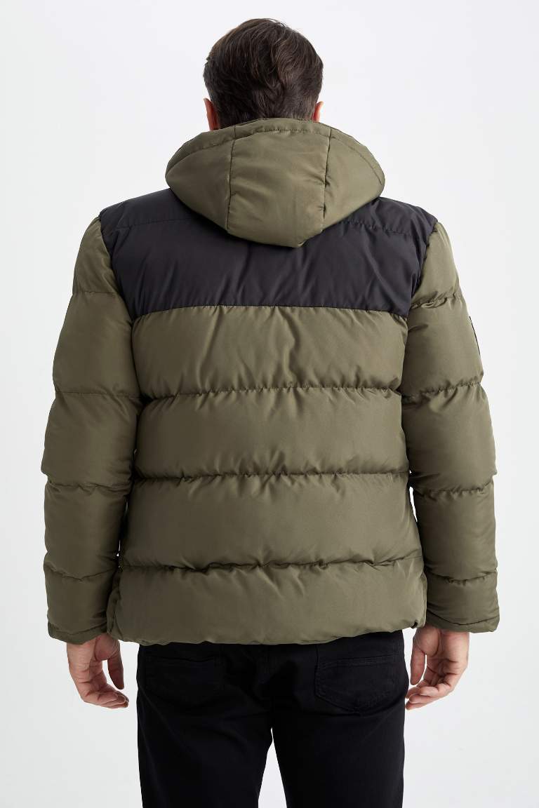 Regular Fit Kapüşonlu Polar Astarlı Su İtici Şişme Mont