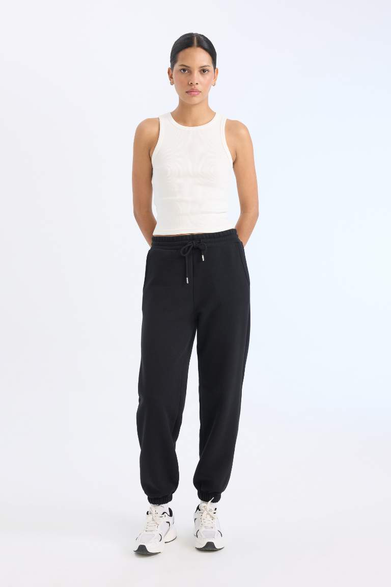 Elastic Waist Leg Laced Basic Thick Jogger Sweatpants