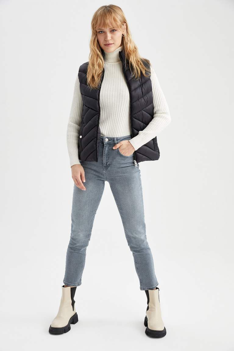 Regular Fit Dik Yaka Şişme Yelek