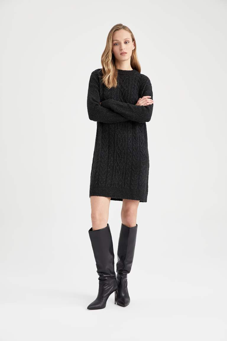 Regular Fit Bisiklet Yaka Örgü Desenli Mini Elbise