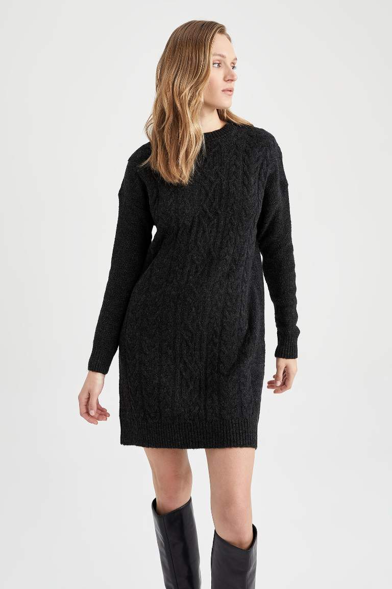 Regular Fit Bisiklet Yaka Örgü Desenli Mini Elbise