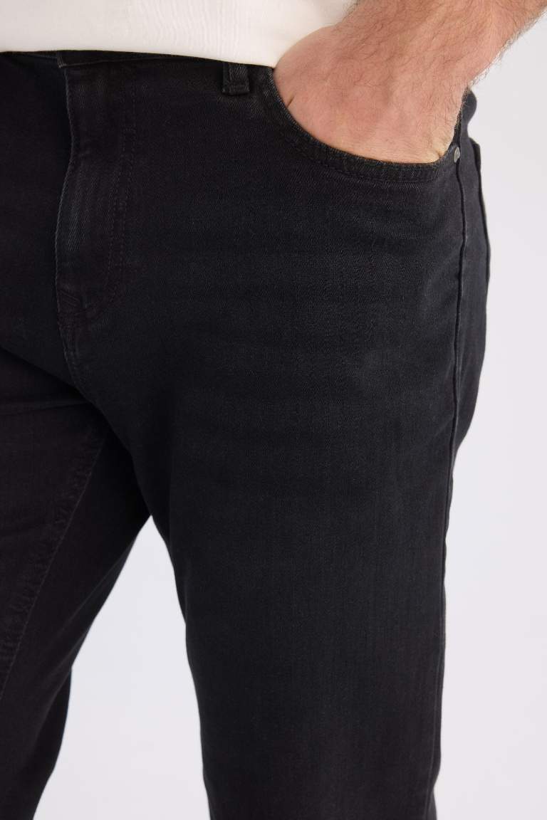 Pantalon Jean Sergio à taille normale et jambes droites coupe régulière