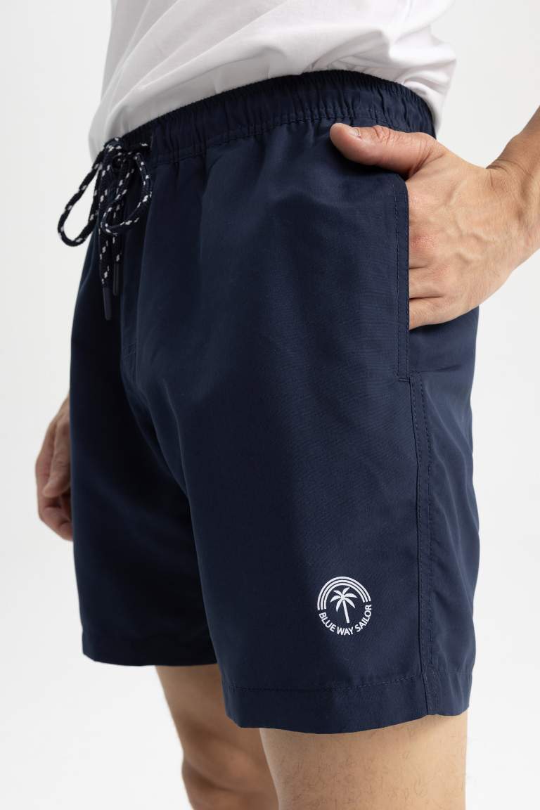 Regular Fit Basic Düz Diz Üstü Deniz Şortu