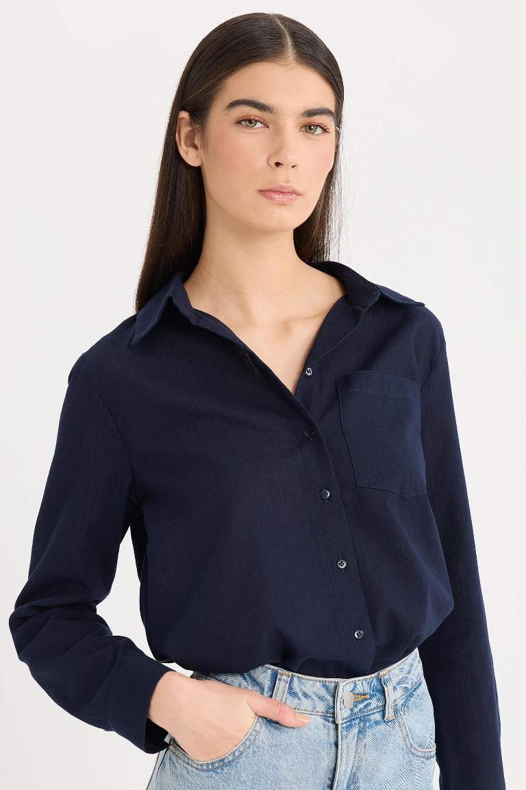 Chemise basique à manches longues avec poches Coupe régulière