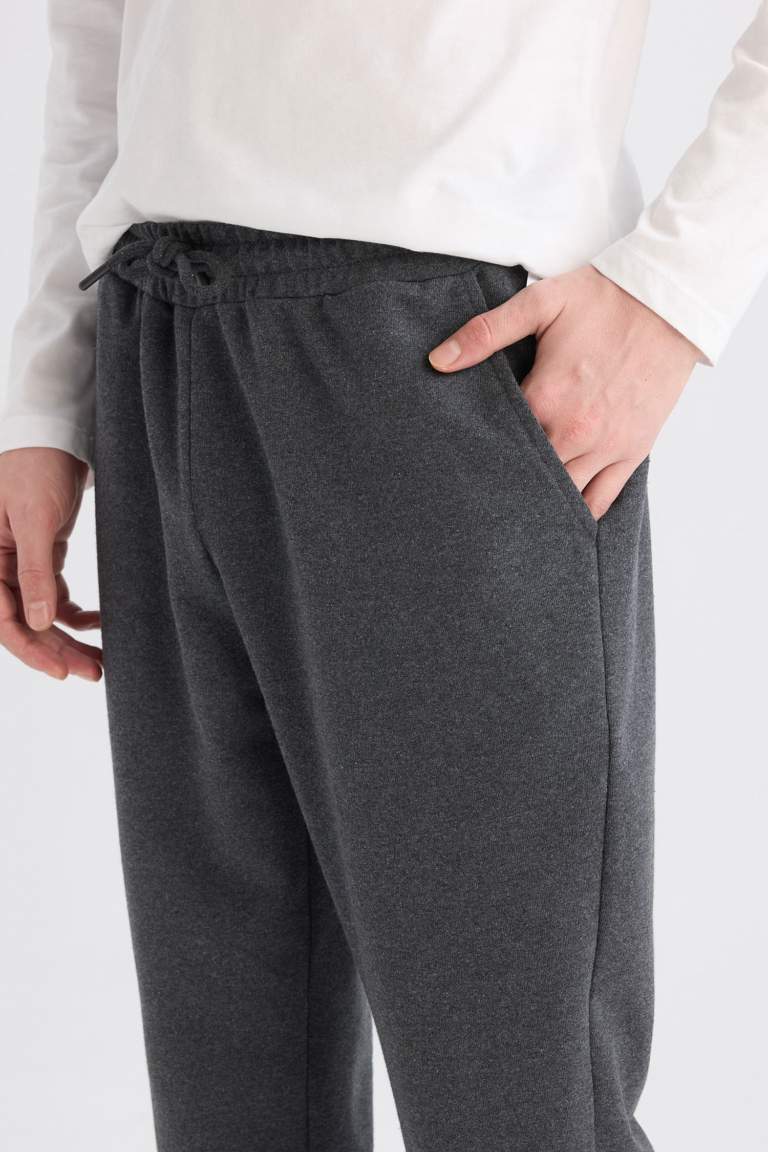 Regular Fit Pocketed Waist Tied Pajama Pants