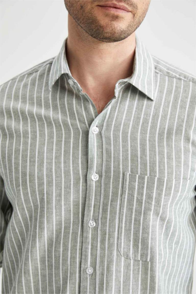 Coupe régulière : chemise rayée à manches longues en coton extensible - Vert olive | s.Oliver