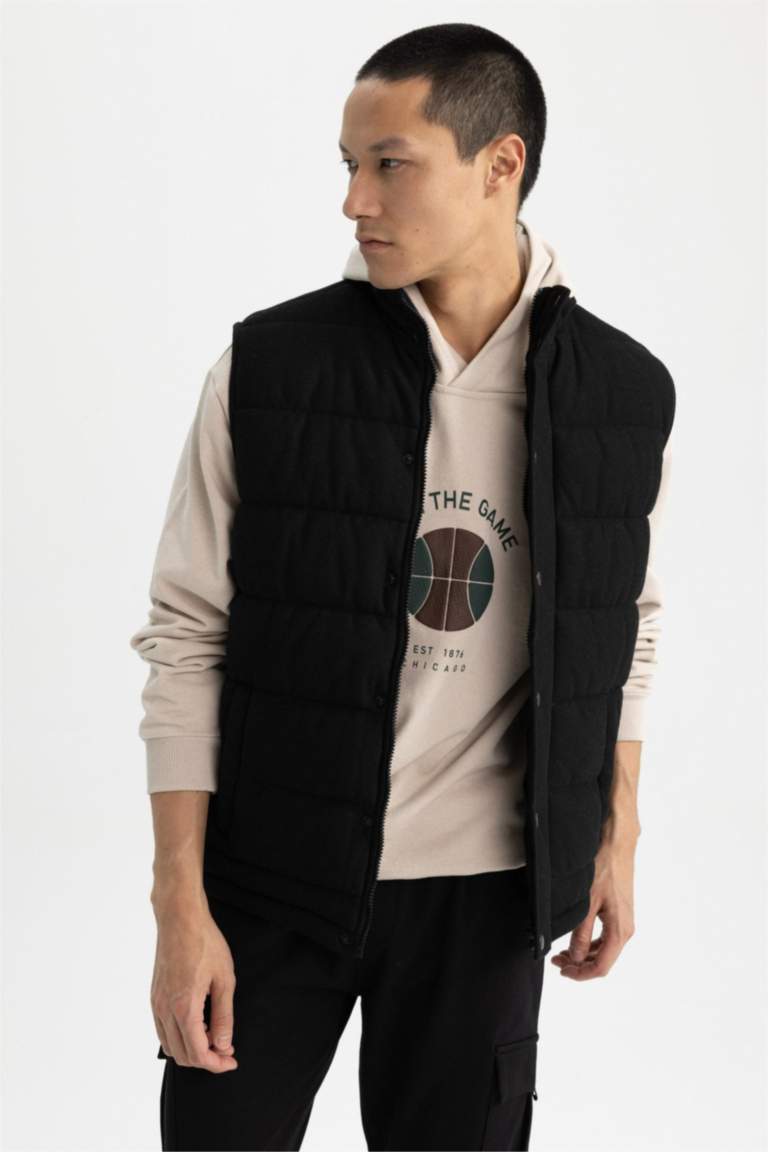 قمصلة يلك بجيب قصة عادية بياقة عالية