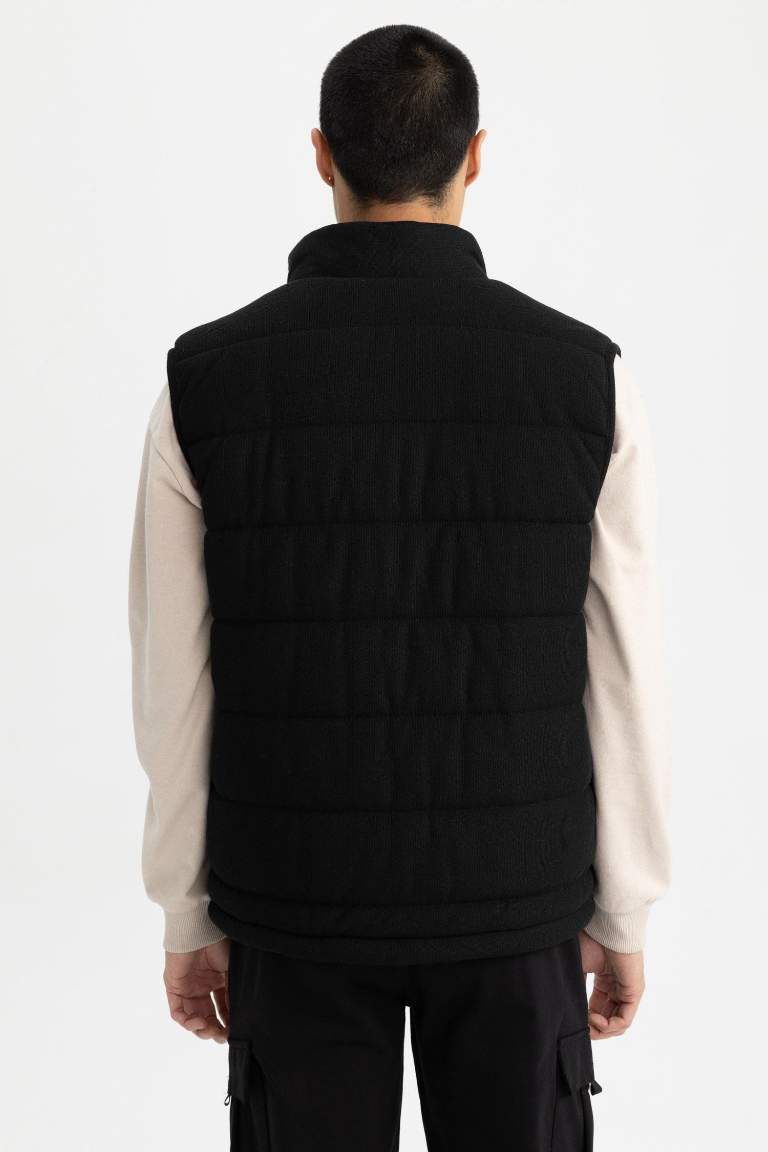 قمصلة يلك بجيب قصة عادية بياقة عالية