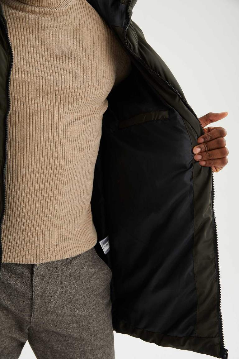 Regular Fit Kapüşonlu Su İtici Şişme Mont Parka
