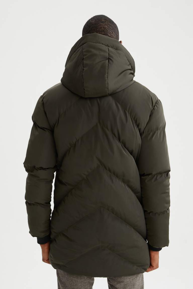 Regular Fit Kapüşonlu Su İtici Şişme Mont Parka