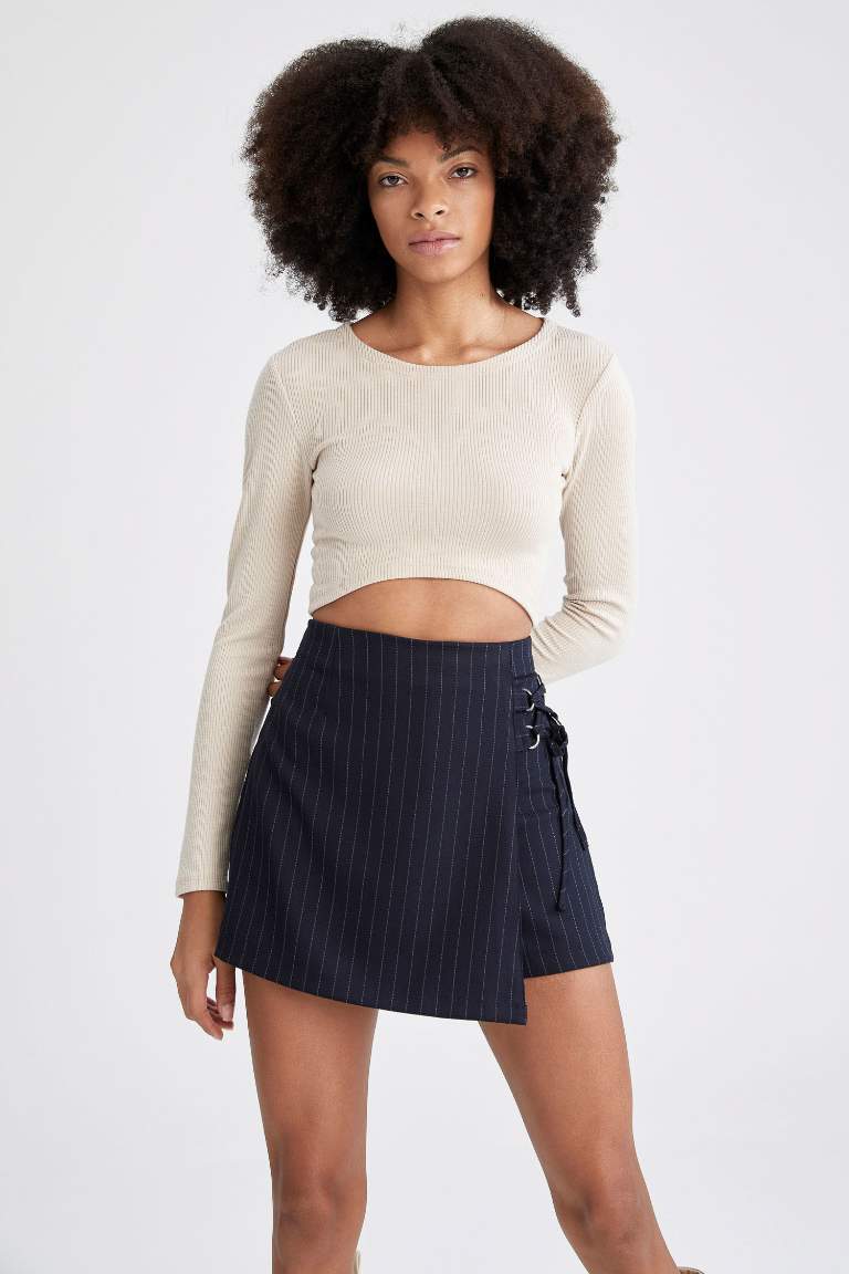 Slim Fit Ekoseli Kapaklı Şort Etek